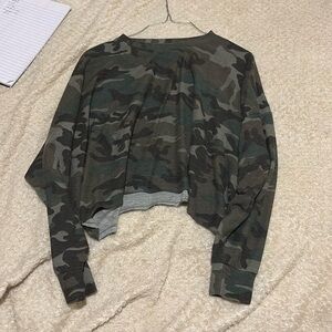 Camo long sleeve crop top